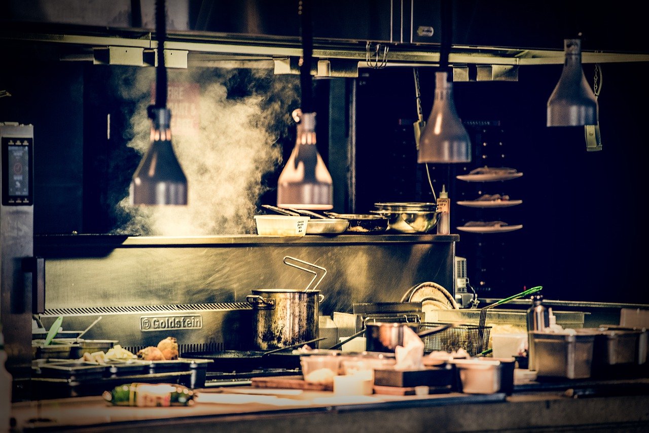 La dark Kitchen incarne une nouvelle offre pour la restauration assise à laquelle les intérimaires Thedra peuvent accéder
